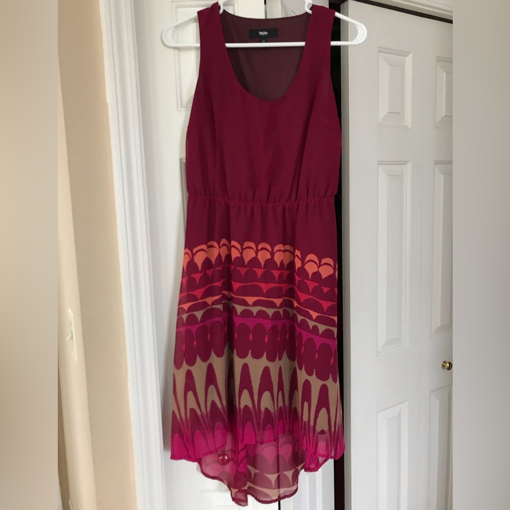 Chic Sleeveless Dress with Gradient Design